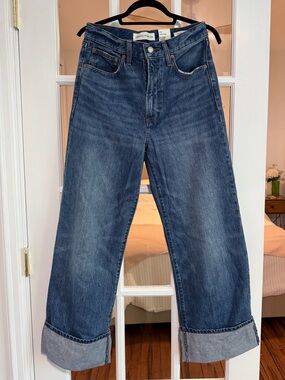 Aritzia Denim Forum The ’90s Hi-Rise Loose Cuff Jeans 27 NWT